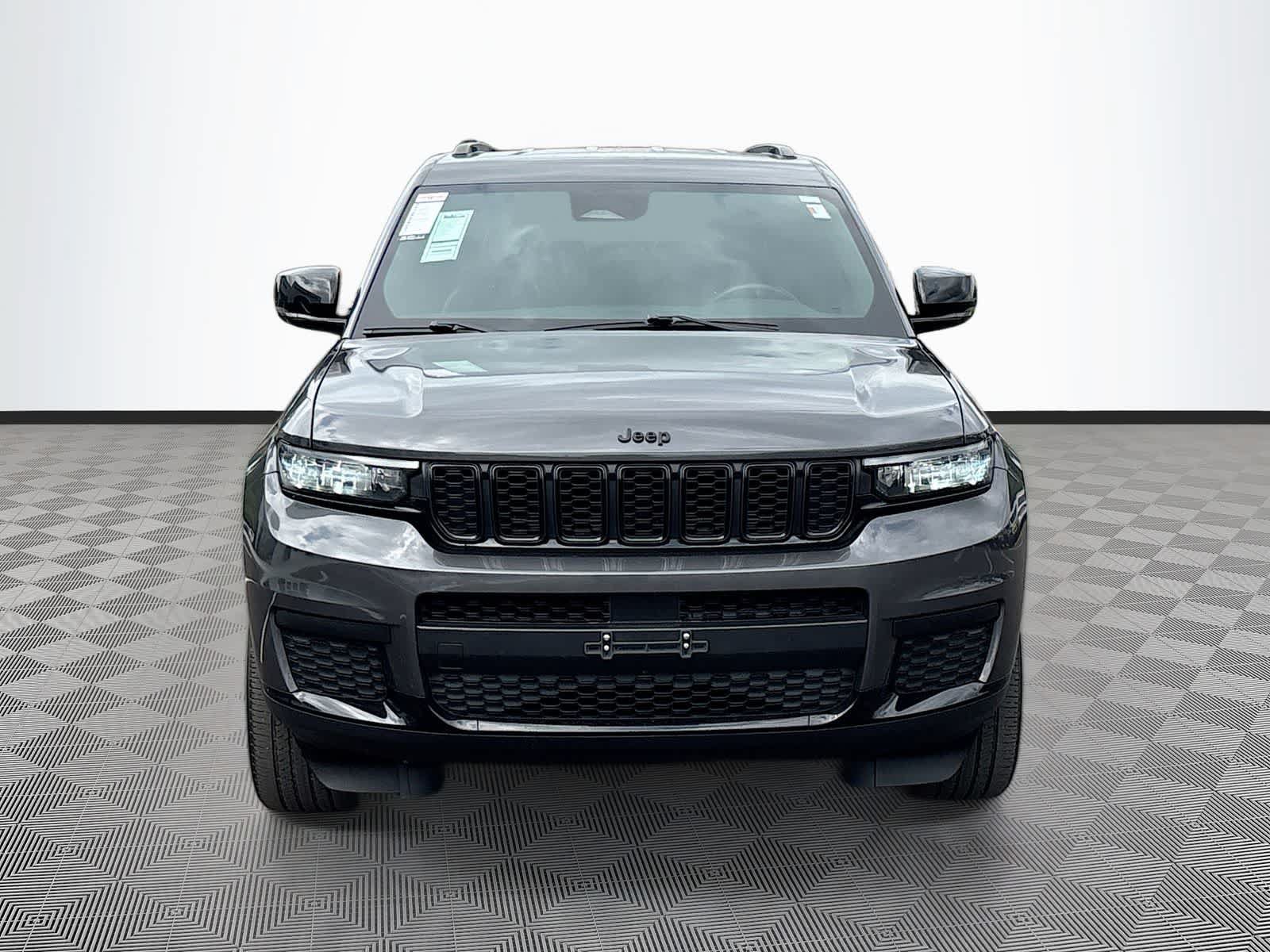 Used 2021 Jeep Grand Cherokee L Laredo RWD image 2