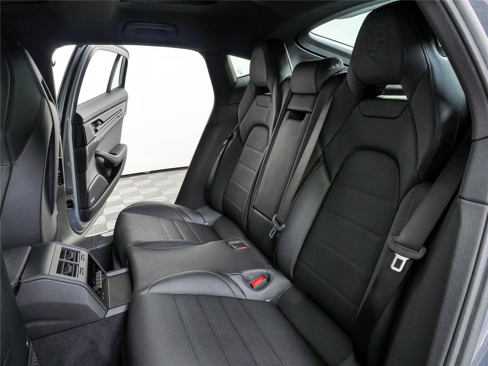 New 2026 Porsche Panamera image 22