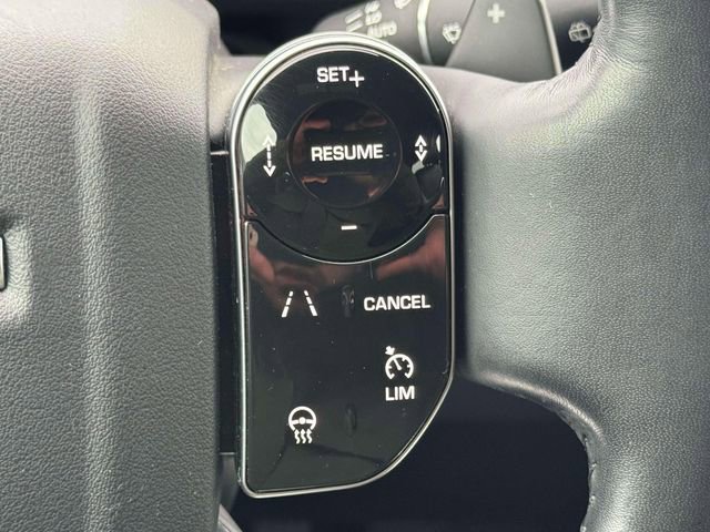 Used 2020 Land Rover Discovery HSE image 22