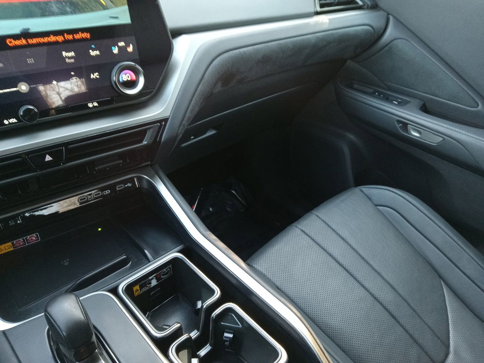 Used 2024 Lexus TX 500h AWD w/ Technology Package image 18