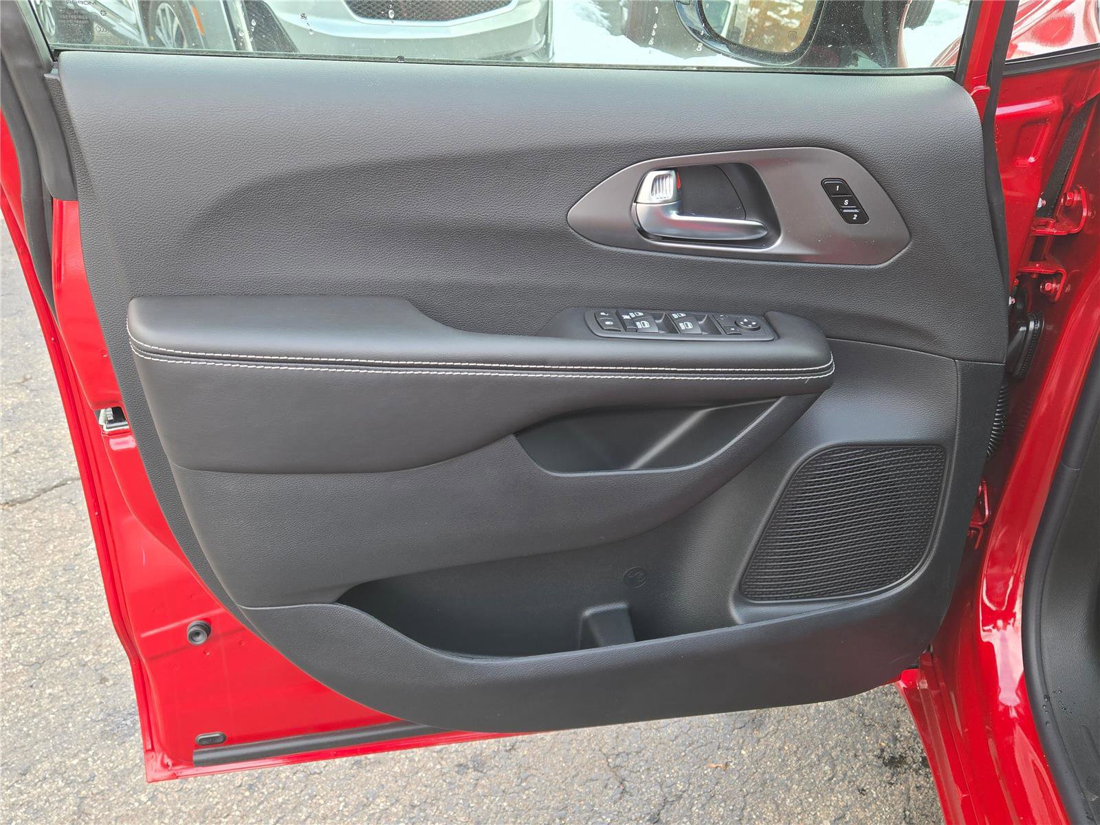 New 2026 Chrysler Pacifica Select w/ S Appearance Package image 21