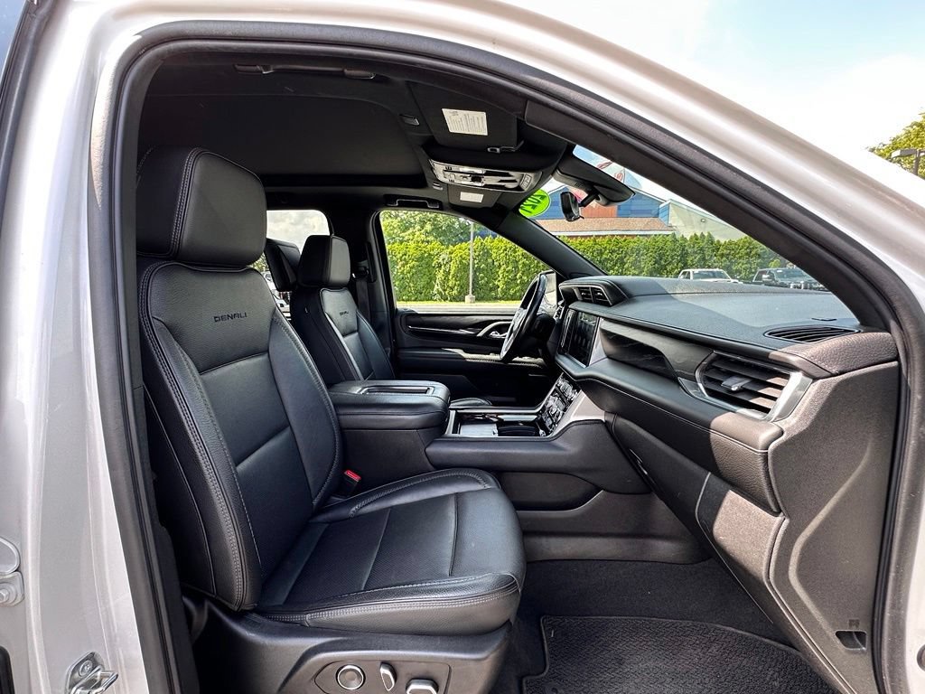 Certified 2021 GMC Yukon XL Denali w/ Denali Ultimate Package AWD/4WD image 15