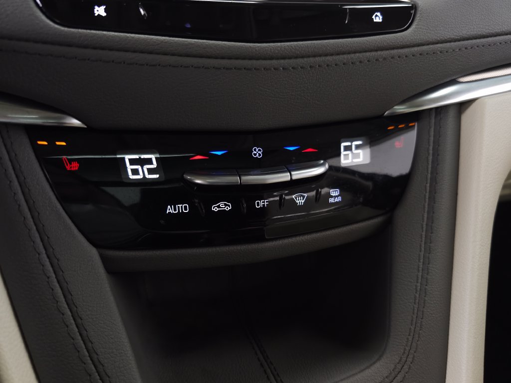 Certified 2023 Cadillac XT5 Premium Luxury AWD/4WD image 29