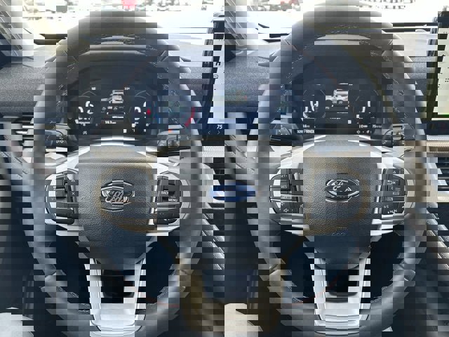 Used 2025 Ford Explorer Active w/ Active Comfort Package image 11