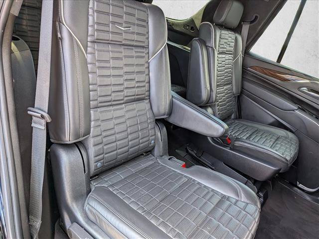 Used 2023 Cadillac Escalade Premium Luxury Platinum AWD/4WD image 17
