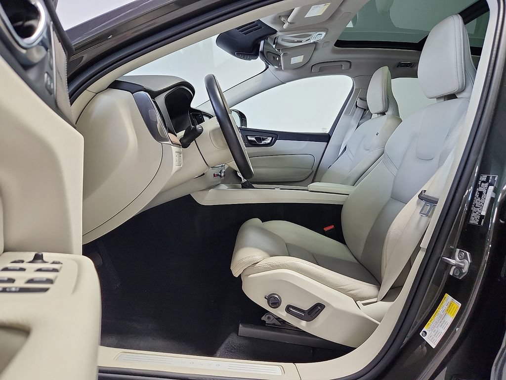 Used 2020 Volvo XC60 T6 Inscription AWD/4WD image 5