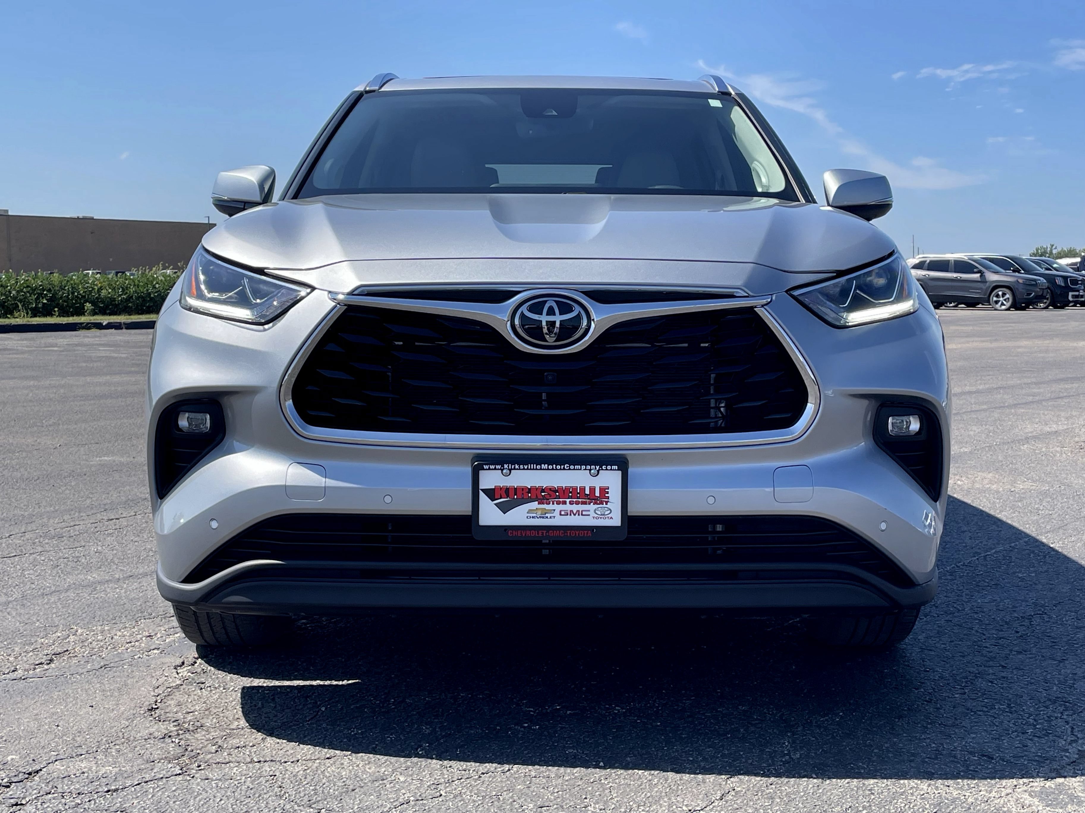 Used 2024 Toyota Highlander Limited AWD/4WD image 9