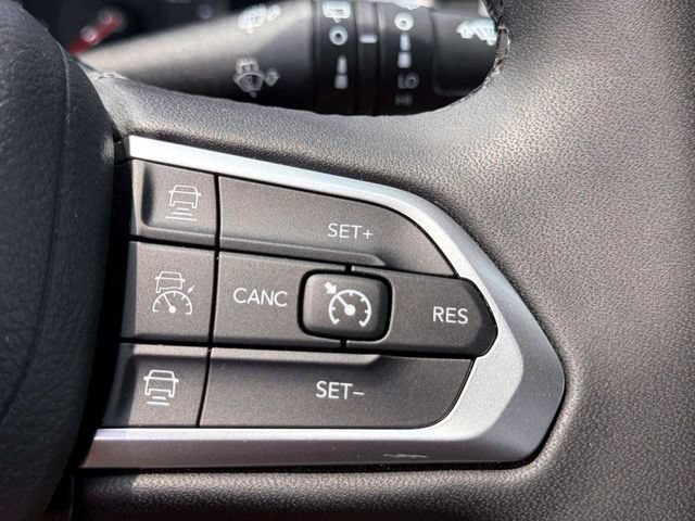 Certified 2025 Jeep Compass Limited AWD/4WD image 24