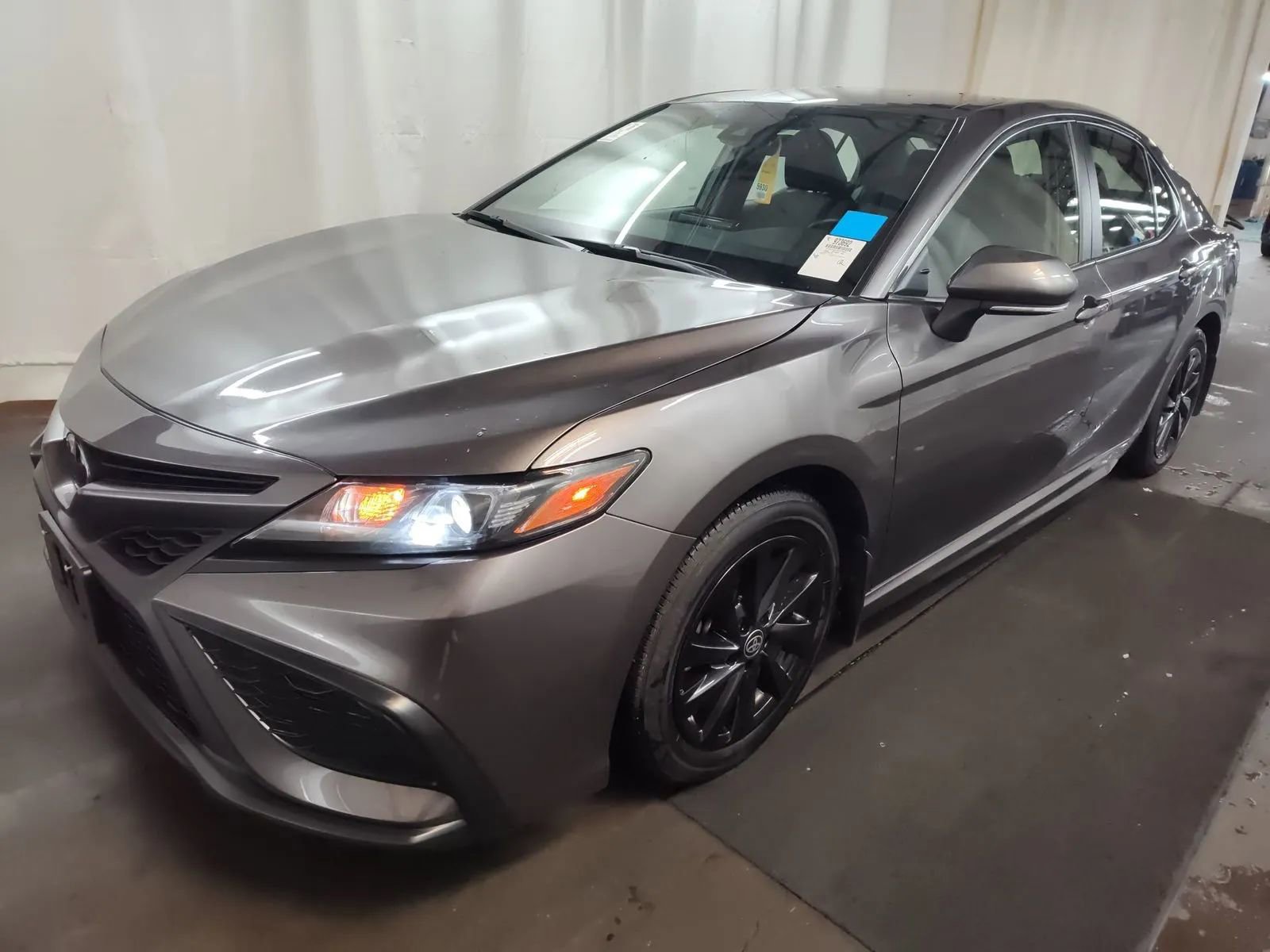 Used 2024 Toyota Camry SE FWD image 1