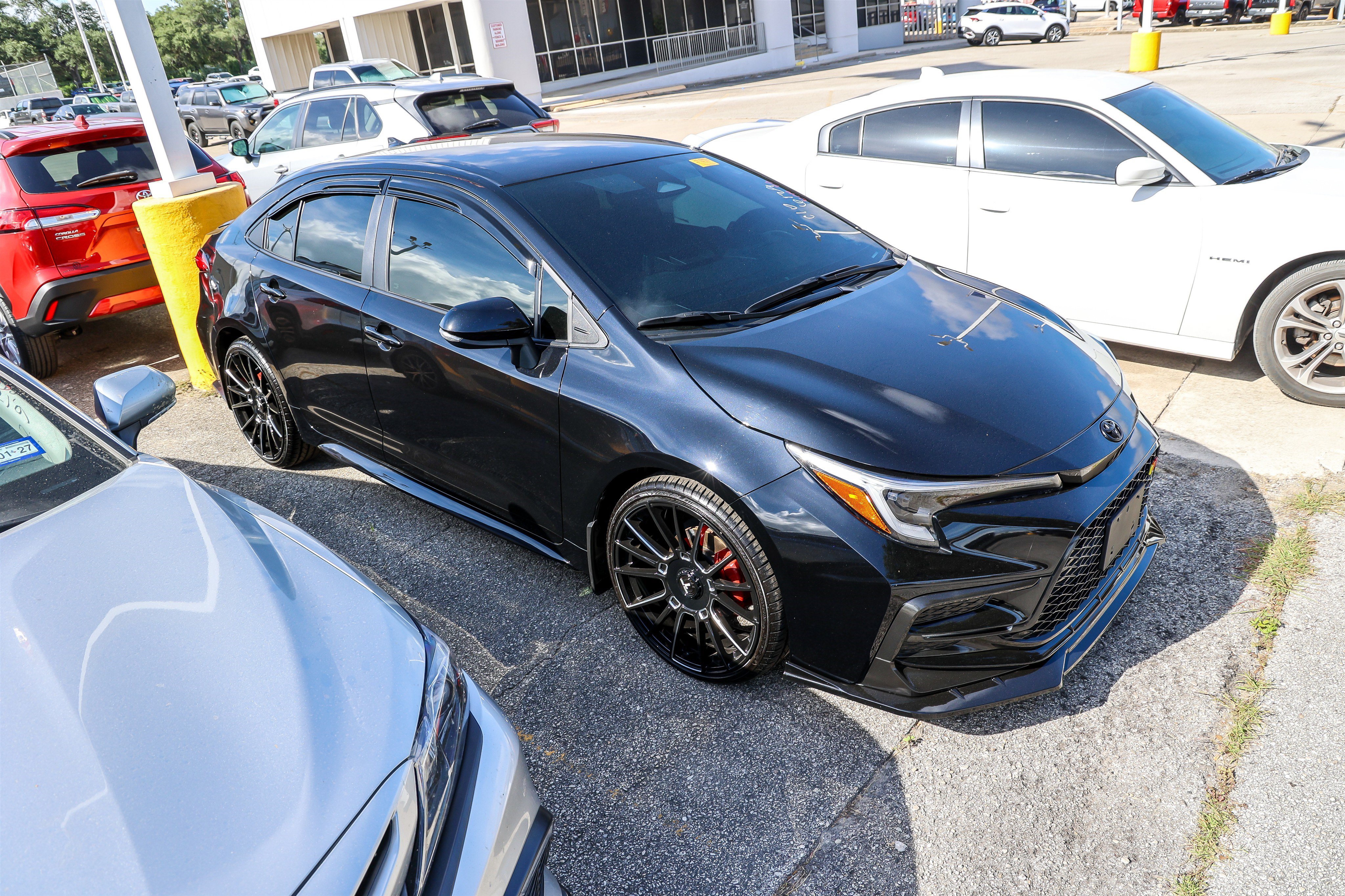 Used 2025 Toyota Corolla SE FWD image 7