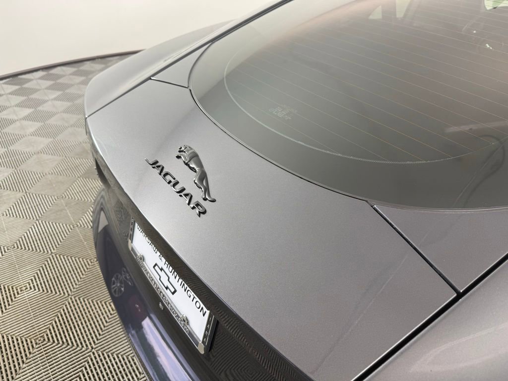Used 2021 Jaguar F-TYPE R image 10