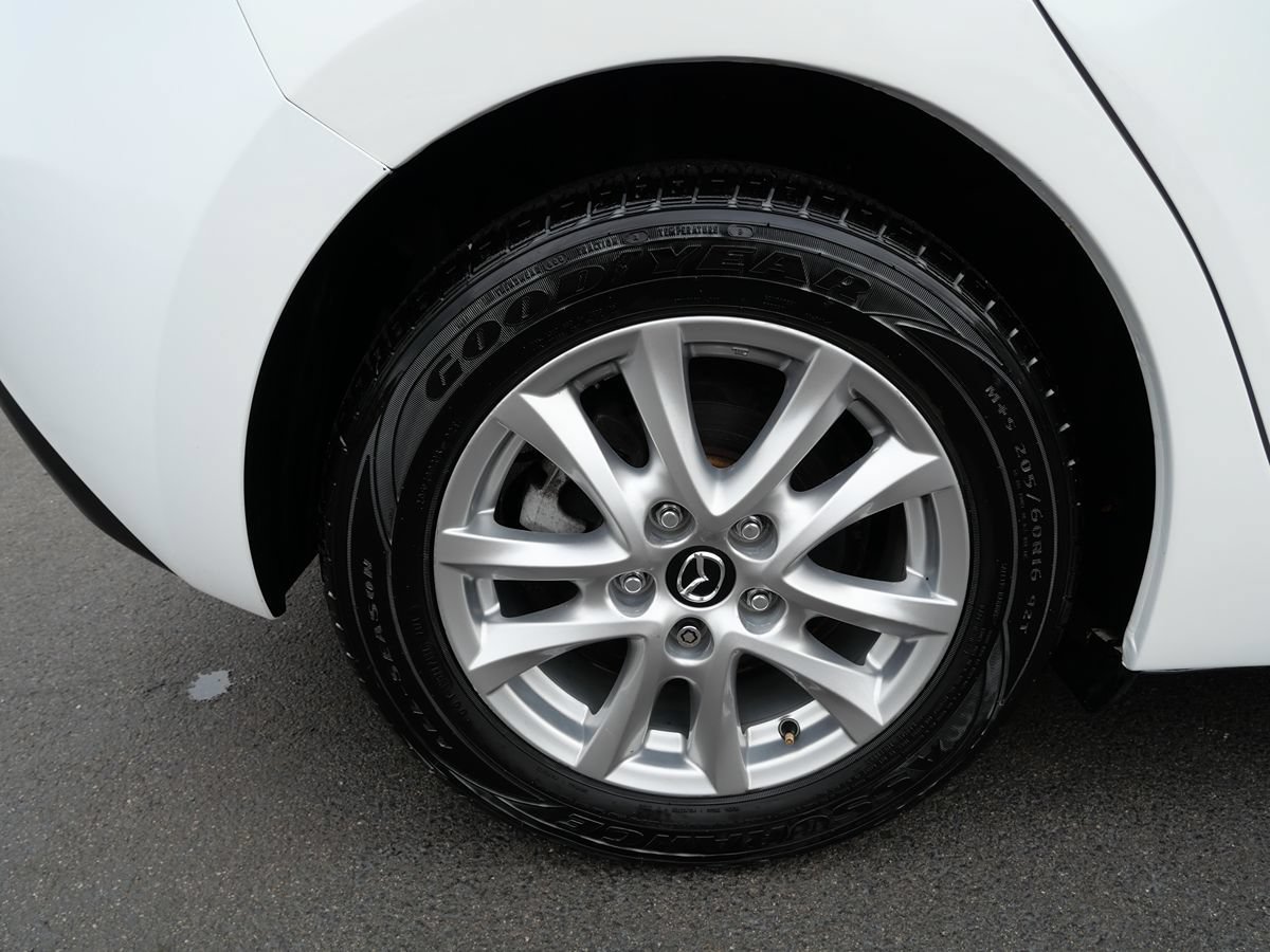 Used 2015 MAZDA MAZDA3 i Touring FWD image 38