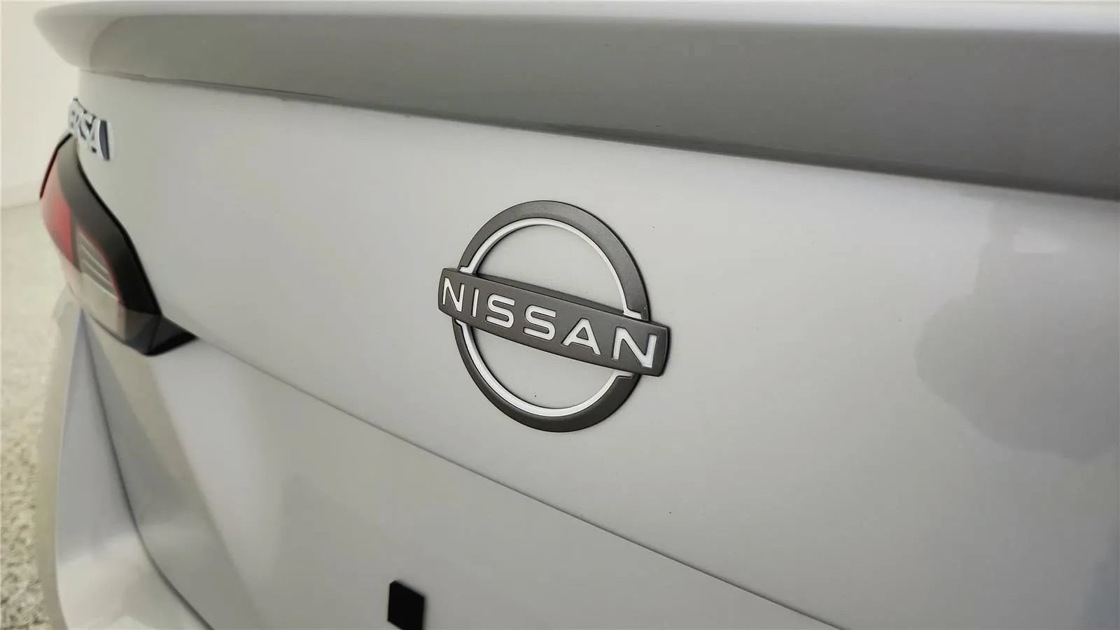 Used 2024 Nissan Versa SR FWD image 16
