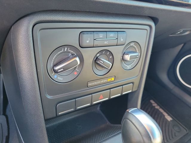 Used 2016 Volkswagen Beetle 1.8T Denim image 21