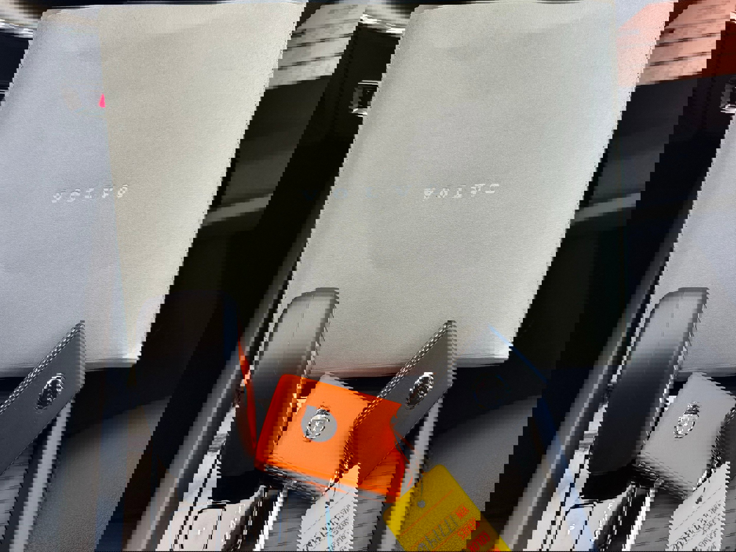 Certified 2025 Volvo XC60 B5 Core image 27