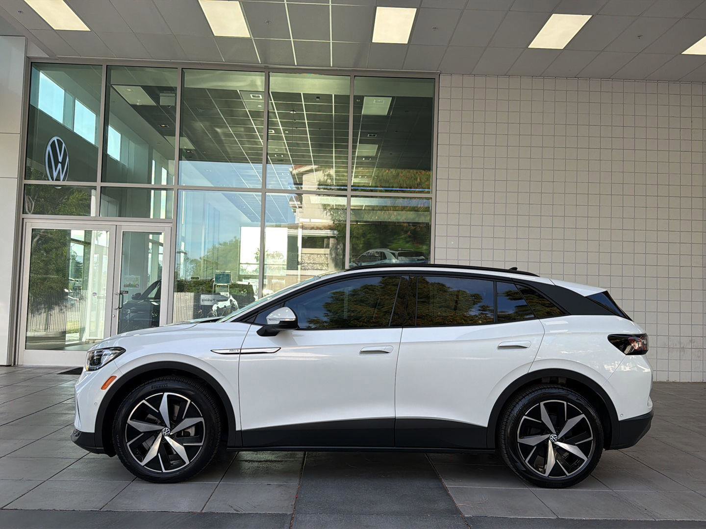 Certified 2023 Volkswagen ID.4 Pro S image 2