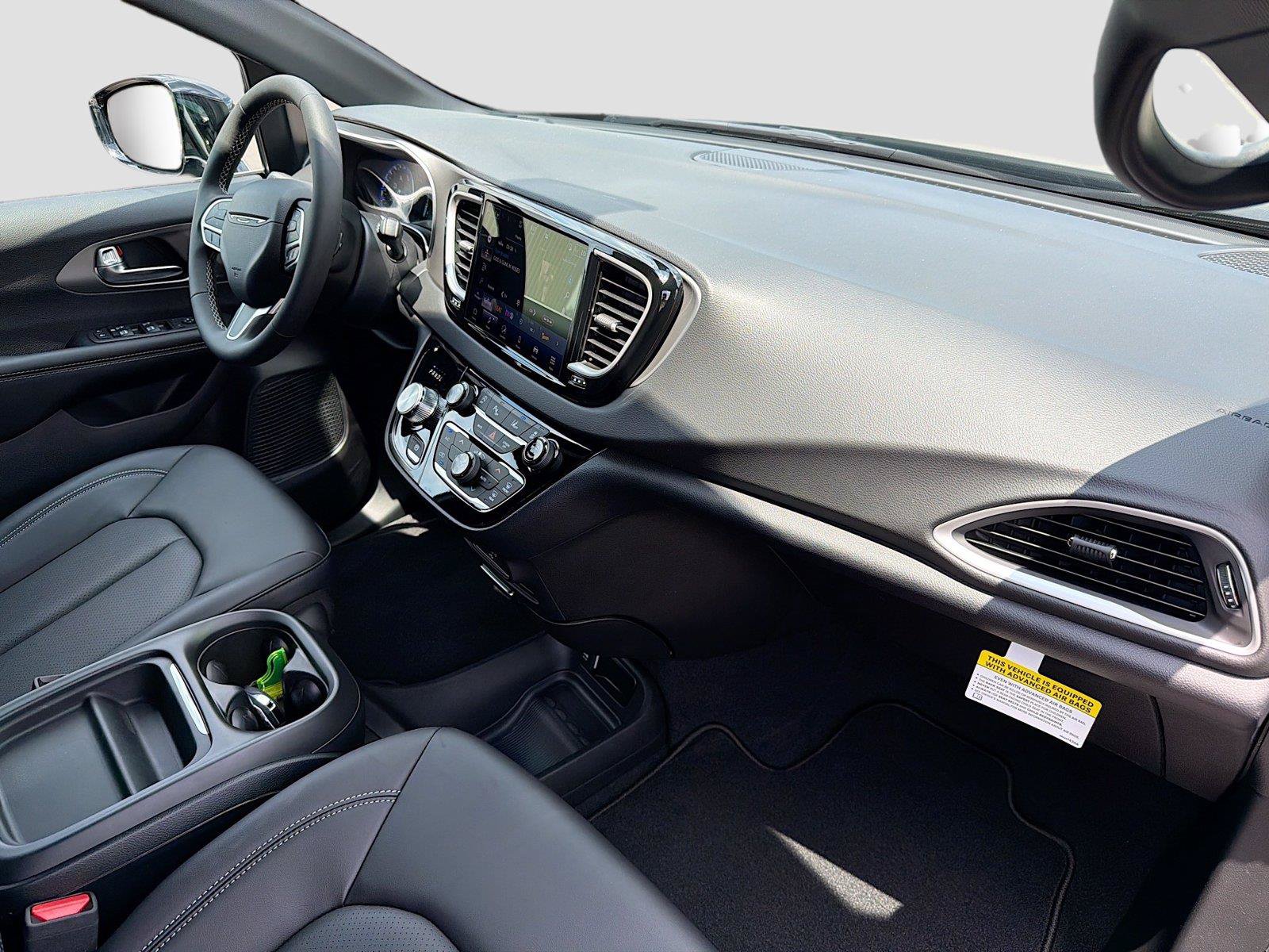 New 2027 Chrysler Pacifica LX FWD image 30