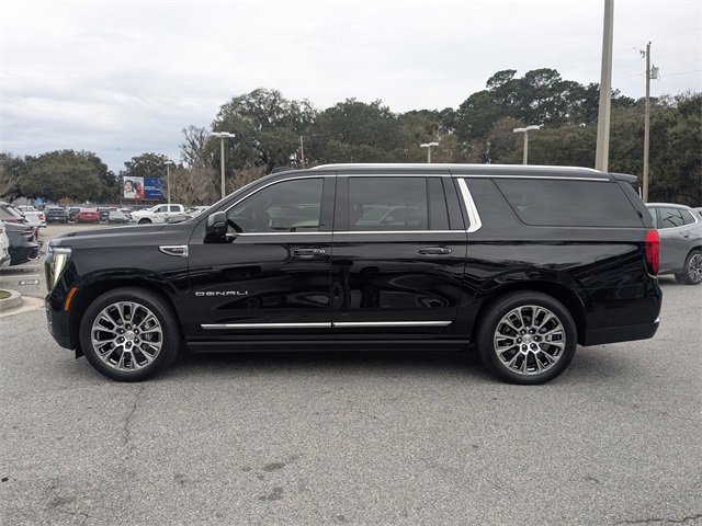 Used 2025 GMC Yukon XL Denali w/ Denali Reserve Package image 8