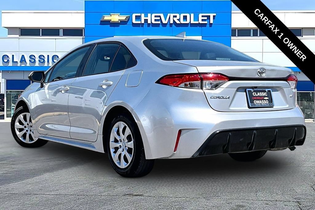 Used 2025 Toyota Corolla LE FWD image 3