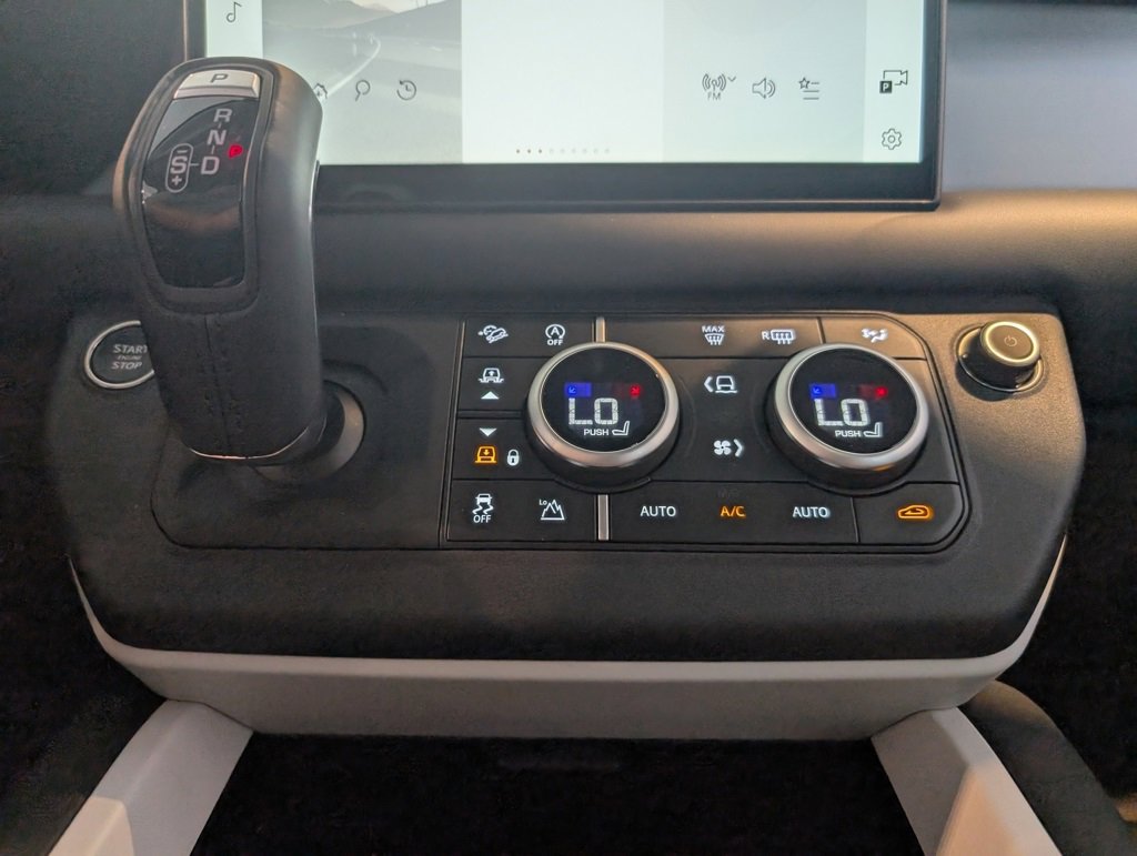 New 2025 Land Rover Defender 110 S image 23