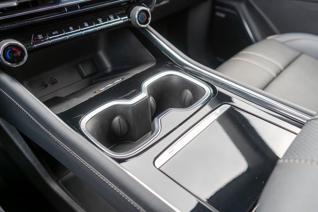 Used 2025 Chevrolet Traverse High Country image 34