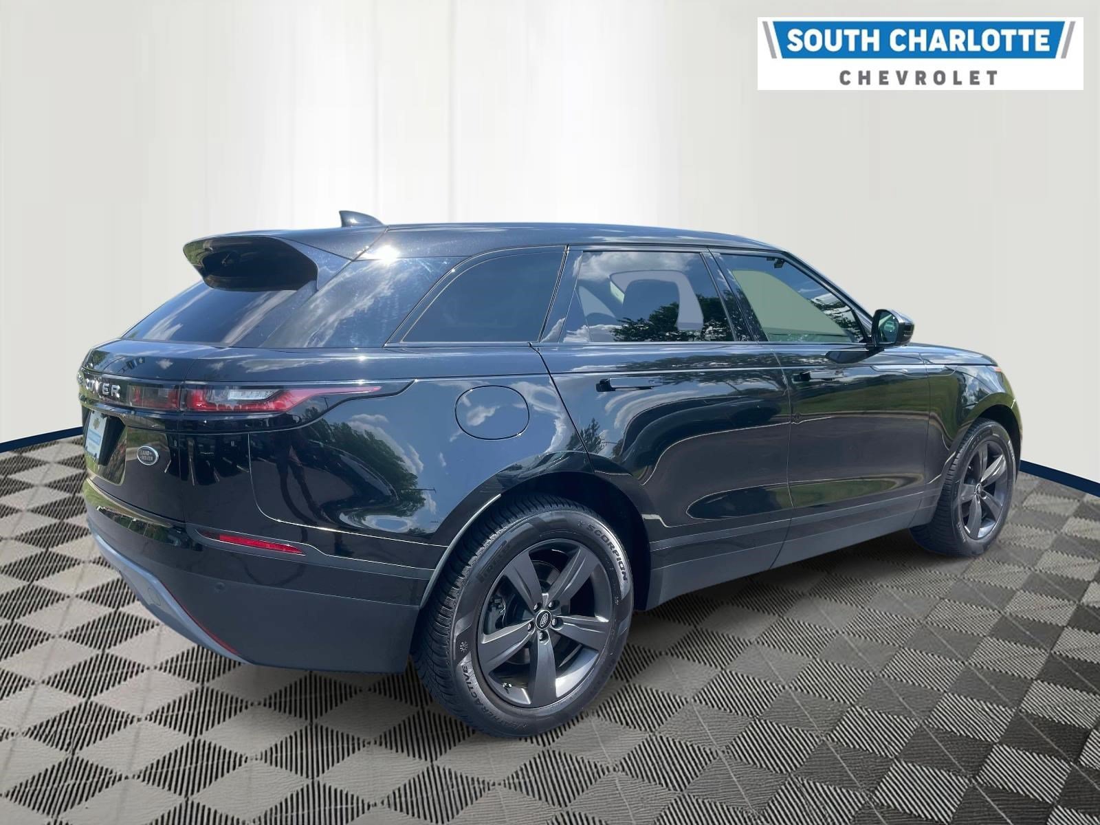 Used 2020 Land Rover Range Rover Velar S AWD/4WD image 4