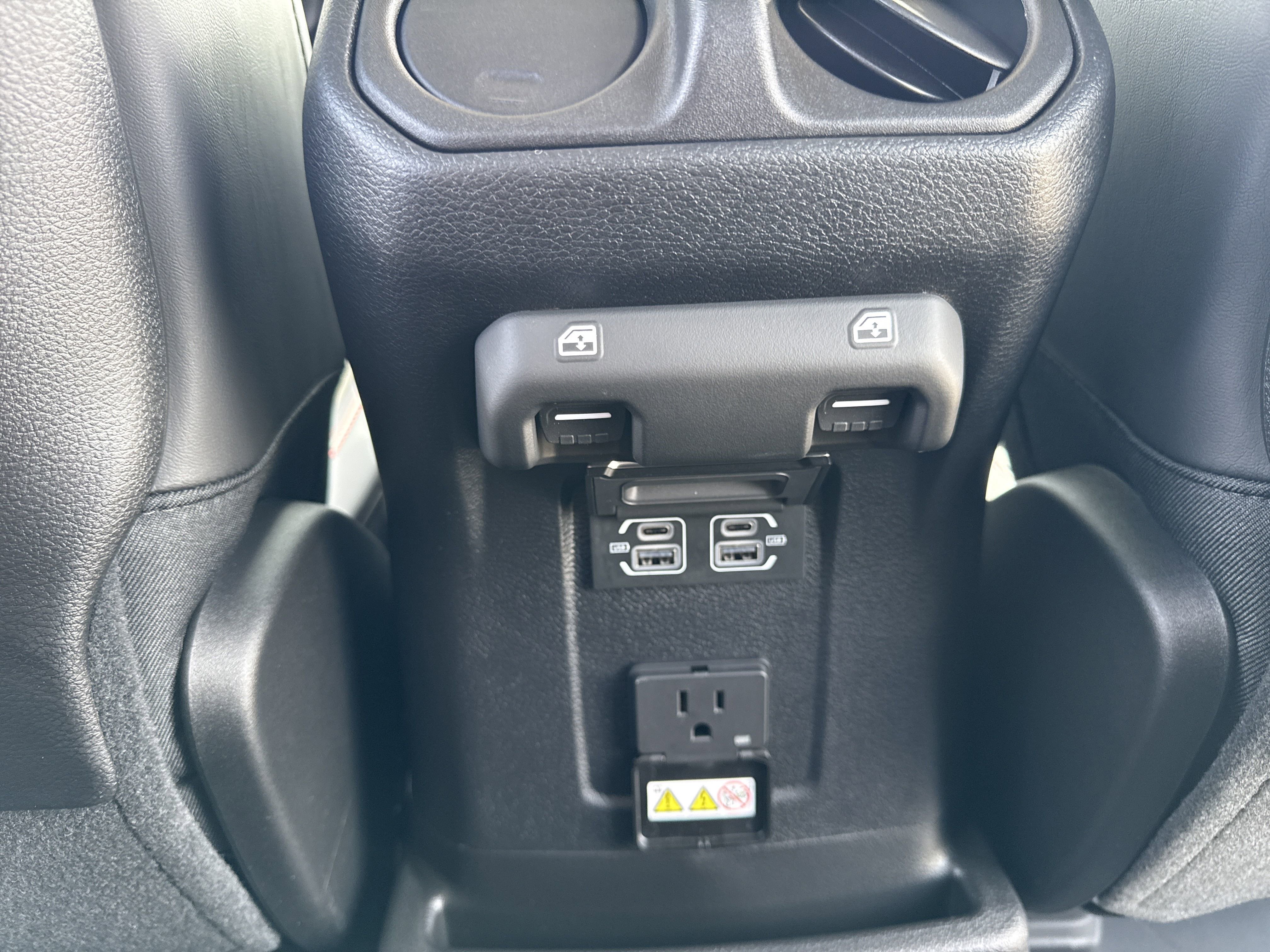 New 2025 Jeep Wrangler Unlimited Rubicon w/ Technology Group image 30