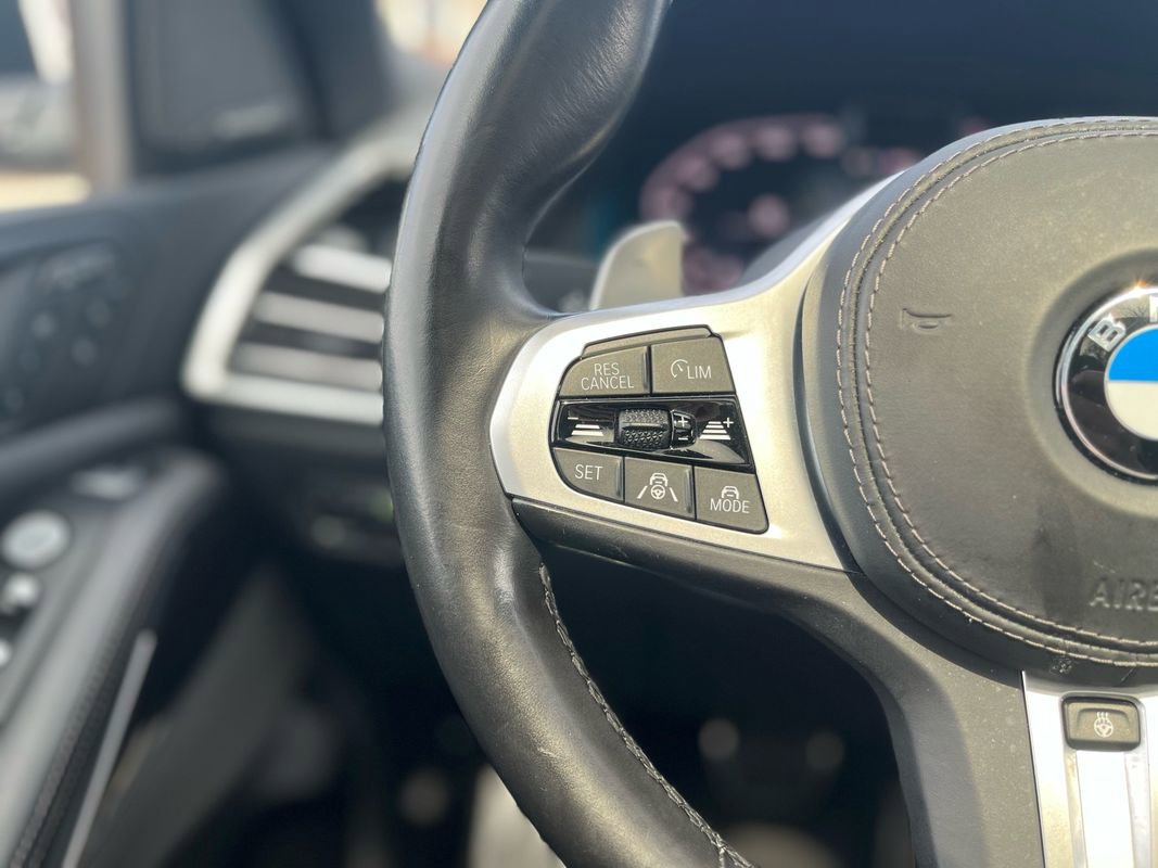 Used 2020 BMW X7 M50i image 21