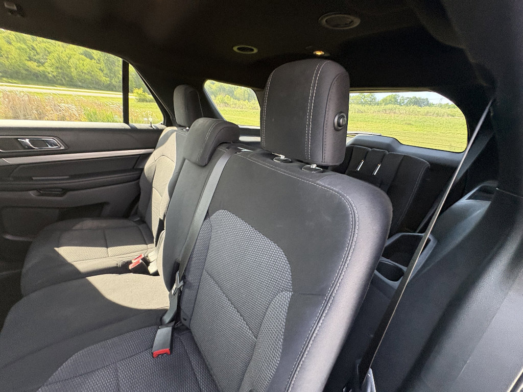 Used 2018 Ford Explorer XLT AWD/4WD image 19