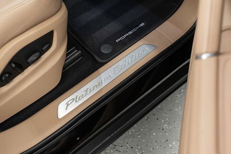 Used 2023 Porsche Cayenne Platinum Edition image 12