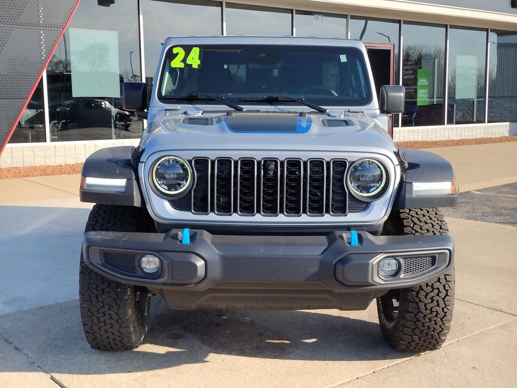 Used 2024 Jeep Wrangler Unlimited Rubicon 4xe w/ Technology Group AWD/4WD image 16