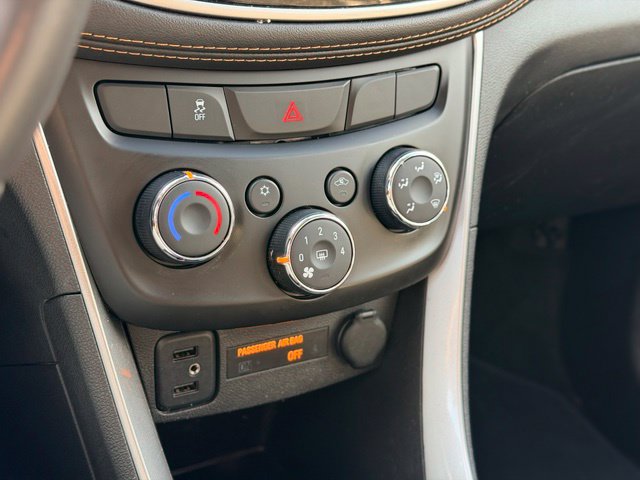 Used 2021 Chevrolet Trax LT w/ Driver Confidence Package AWD/4WD image 16
