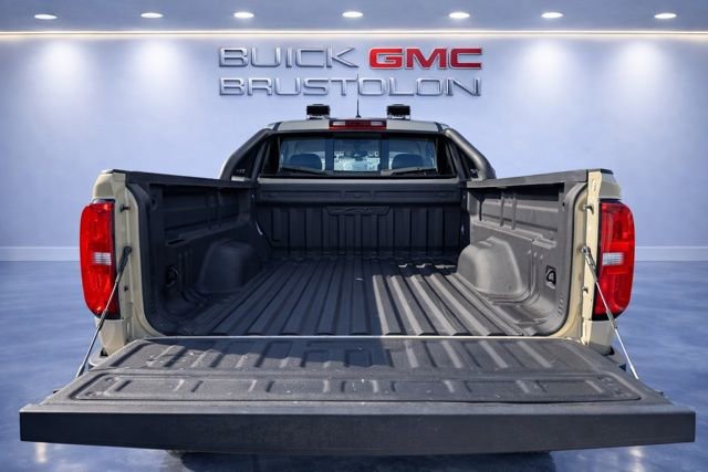 Used 2021 Chevrolet Colorado ZR2 w/ ZR2 Dusk Special Edition image 9