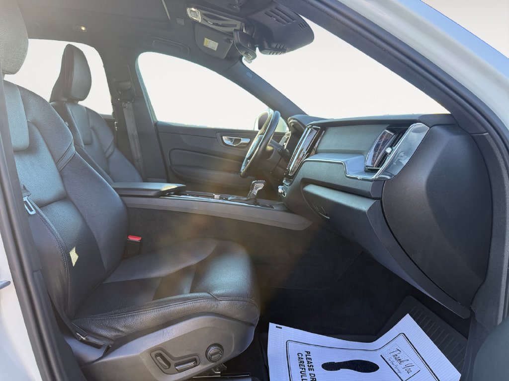 Used 2020 Volvo XC60 T6 Momentum AWD/4WD image 15