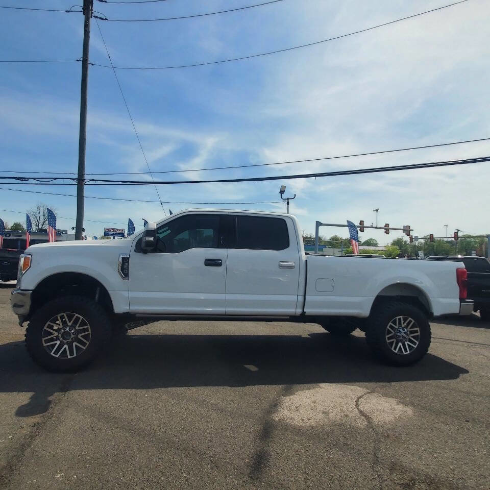 Used 2019 Ford F350 Lariat w/ Lariat Ultimate Package image 2