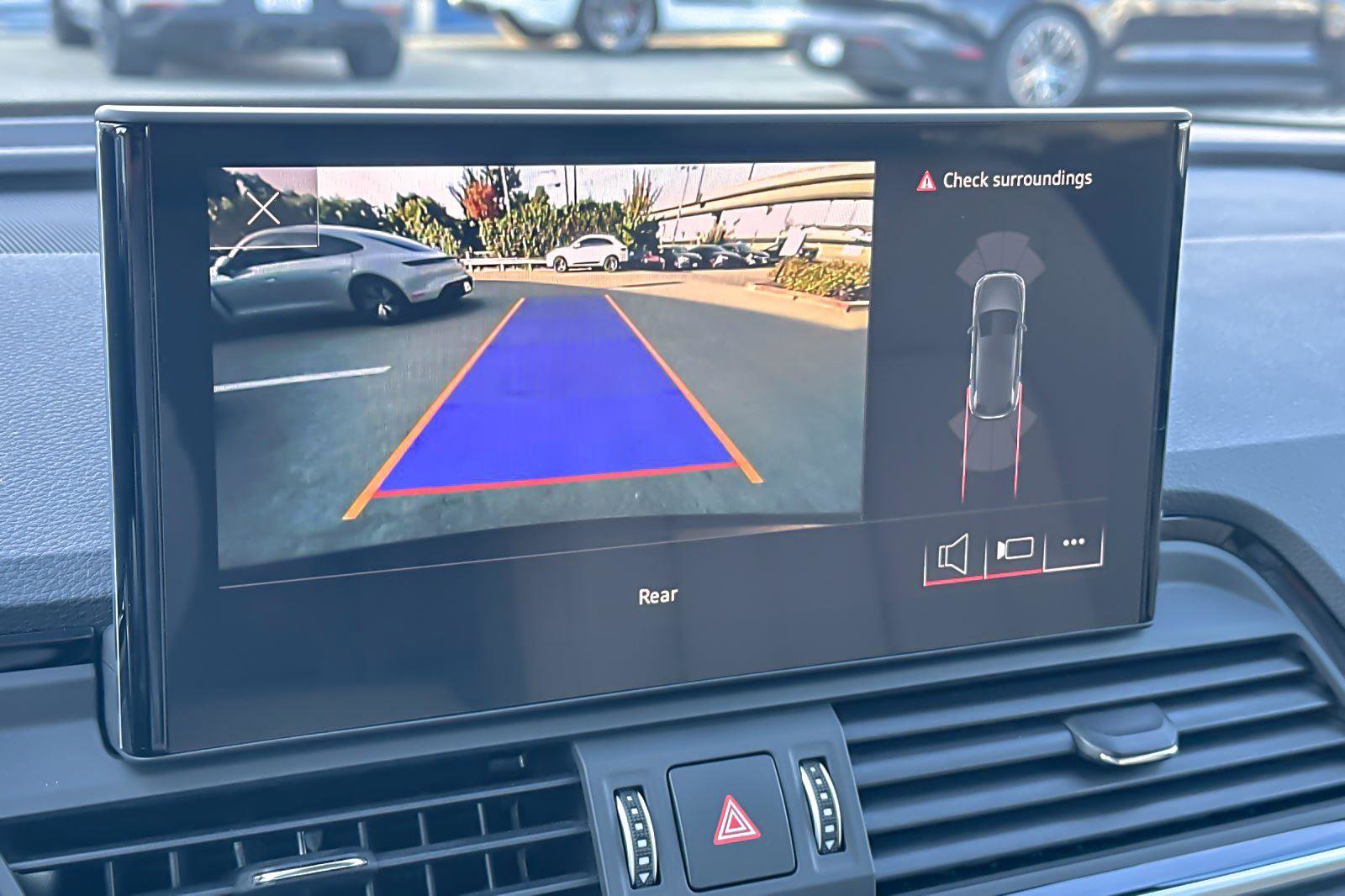 Used 2023 Audi Q5 Premium w/ Convenience Package image 19