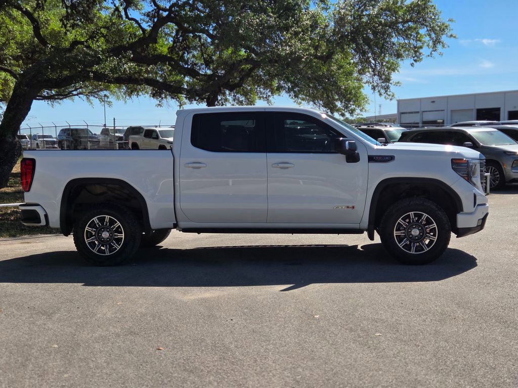 Used 2024 GMC Sierra 1500 AT4 w/ AT4 Premium Package AWD/4WD image 4