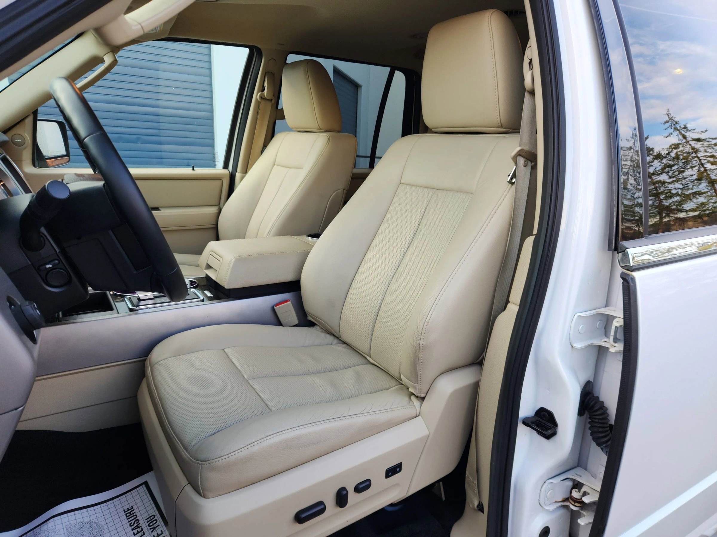 Used 2017 Ford Expedition Limited image 8