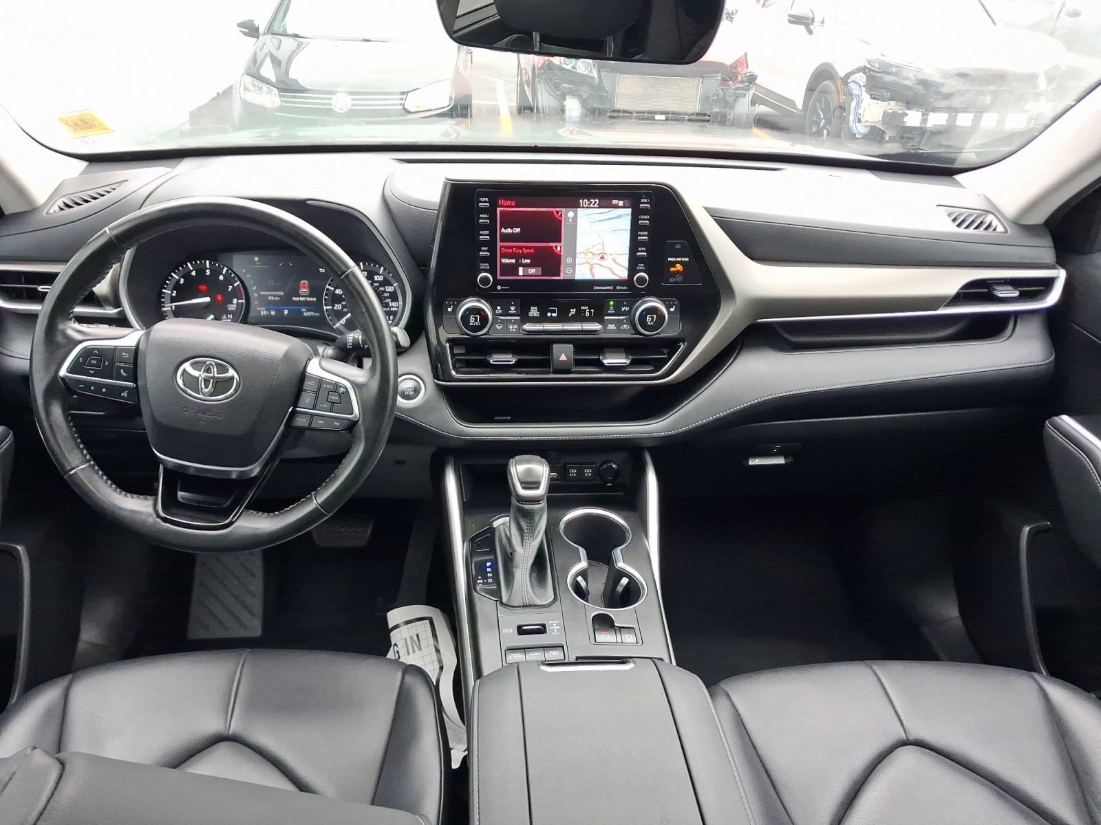Used 2021 Toyota Highlander XLE AWD/4WD image 16