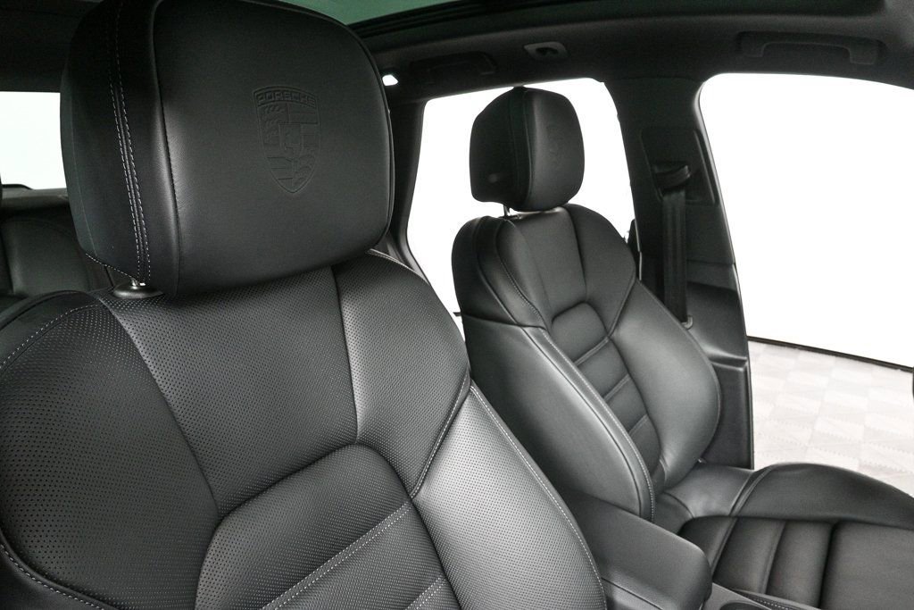 Certified 2026 Porsche Macan image 24