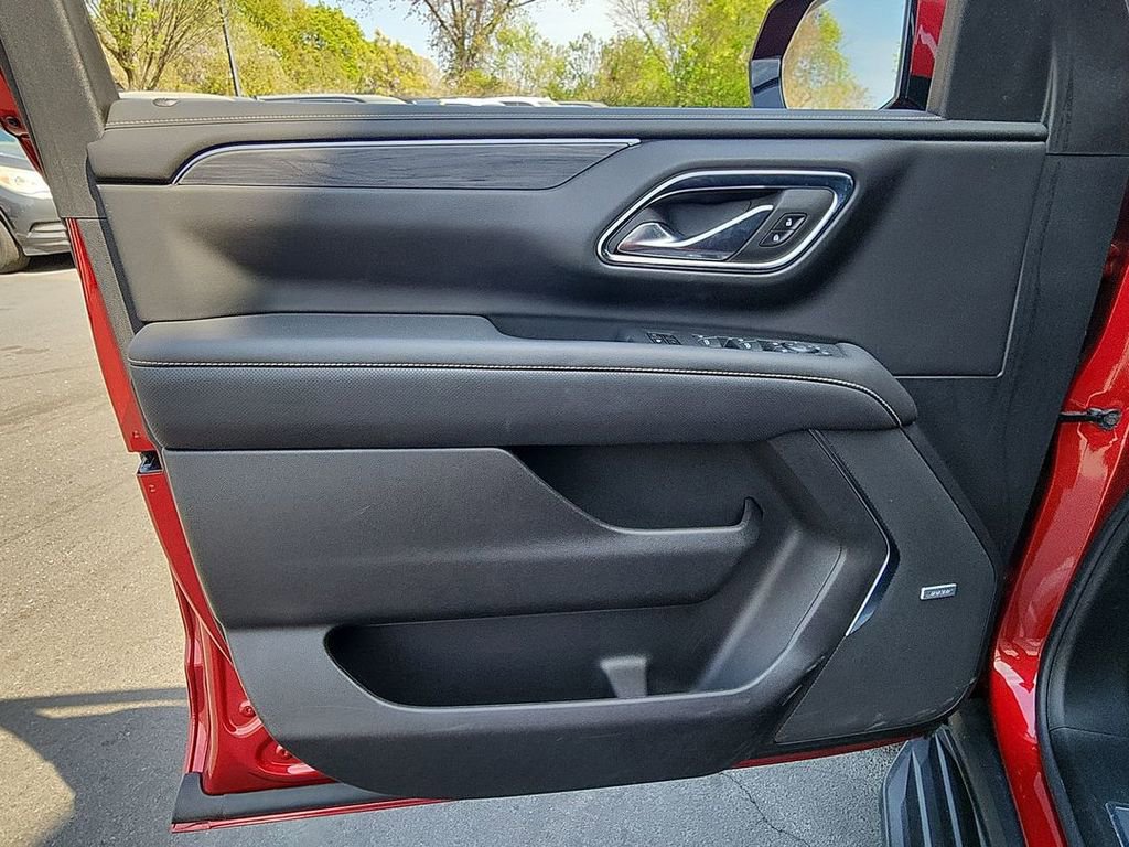 Used 2024 GMC Yukon SLT w/ SLT Premium Package image 22