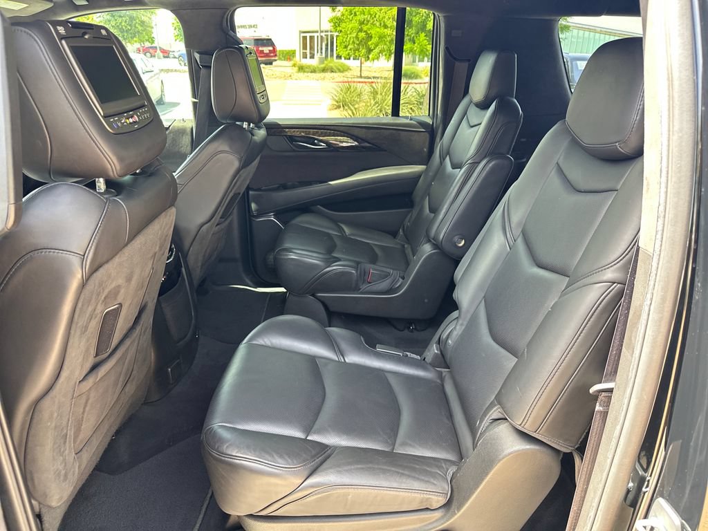 Used 2016 Cadillac Escalade ESV Platinum AWD/4WD image 34