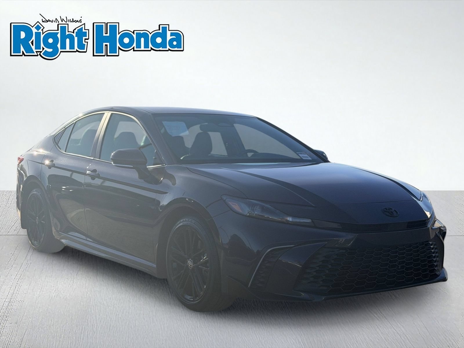 Used 2025 Toyota Camry SE w/ Convenience Package FWD image 9