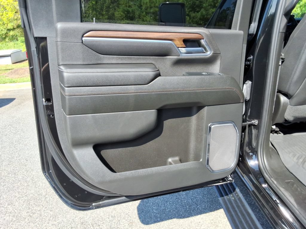 Used 2024 Chevrolet Silverado 3500 High Country w/ High Country Premium Package AWD/4WD image 20