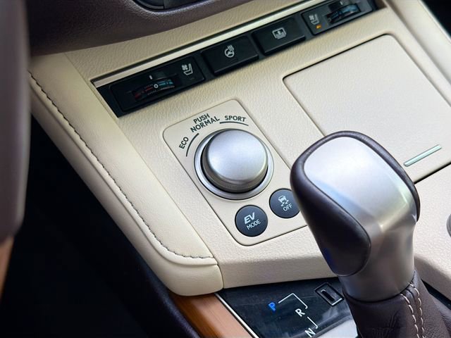 Used 2016 Lexus ES 300h w/ Luxury Package w/Wood Trim image 29