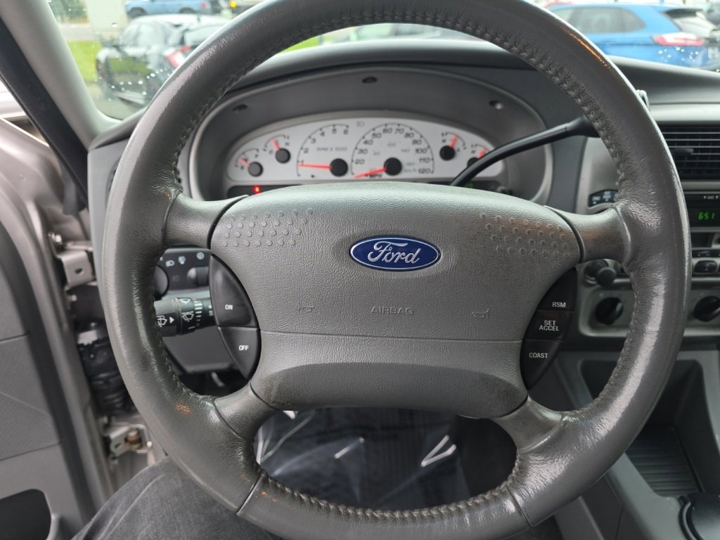 Used 2004 Ford Explorer Sport Trac 4x4 image 15