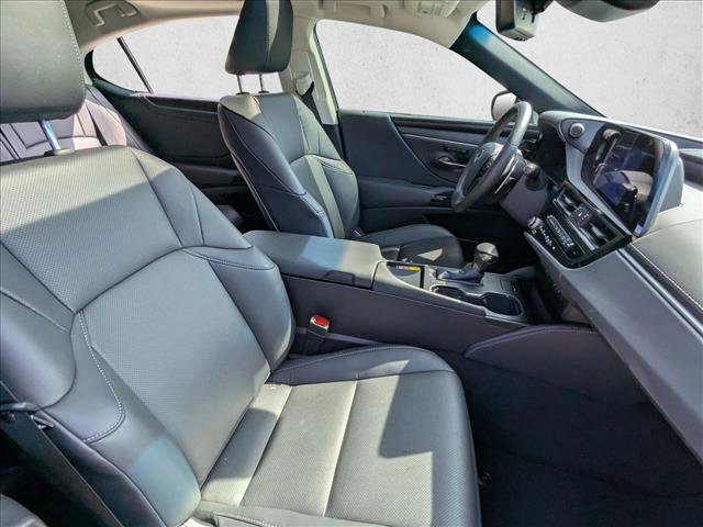 Used 2025 Lexus ES 300h w/ Premium Package image 20