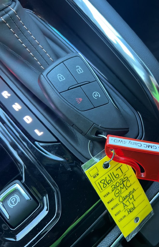 Certified 2025 GMC Canyon AT4 AWD/4WD image 28