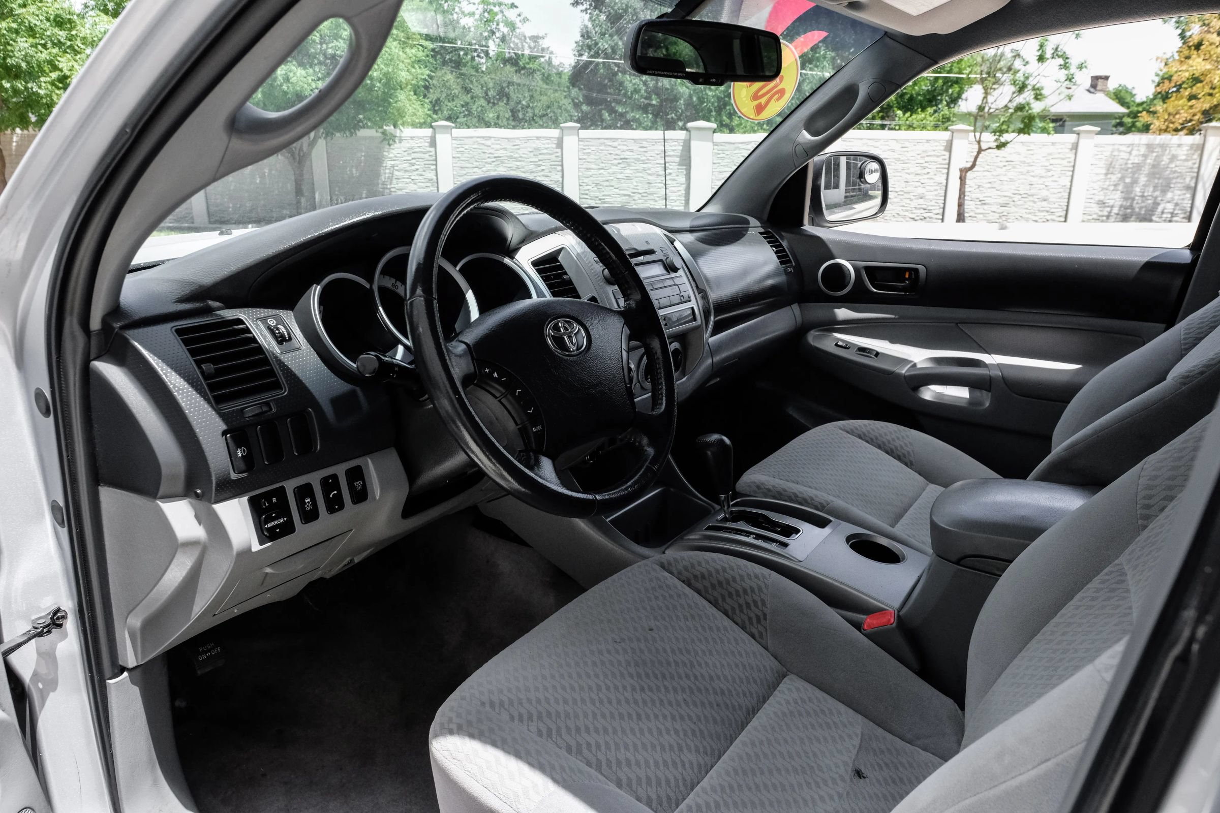 Used 2011 Toyota Tacoma 4x4 Double Cab w/ SR5 Pkg #2 image 3
