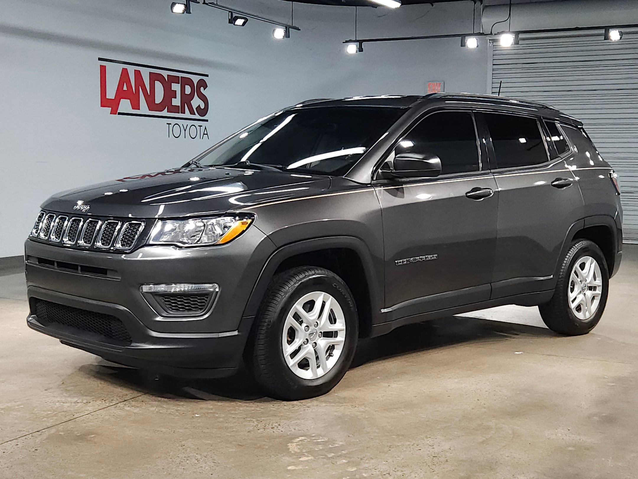 Used 2018 Jeep Compass Sport w/ Tech Group image 3